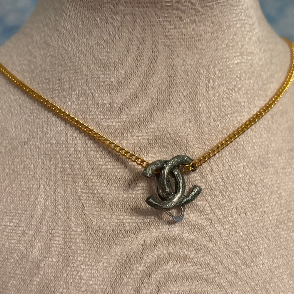 Authentic Chanel silver clasp/Pendant with unbranded chain - Picture 4 of 5